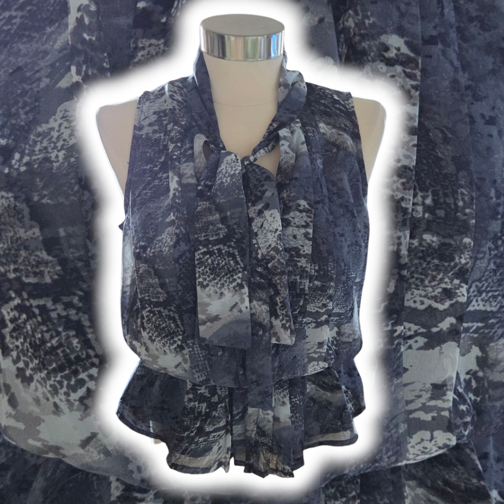 George Sleeveless Blouse in Black and Gray
